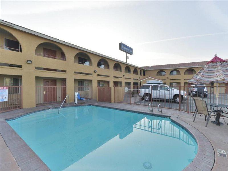 Rodeway Inn Delano Exterior foto